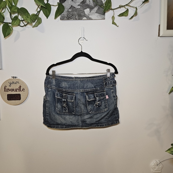 Y2K Vintage Low-Rise Dangerfield Denim Mini Skirt - Picture 2 of 7